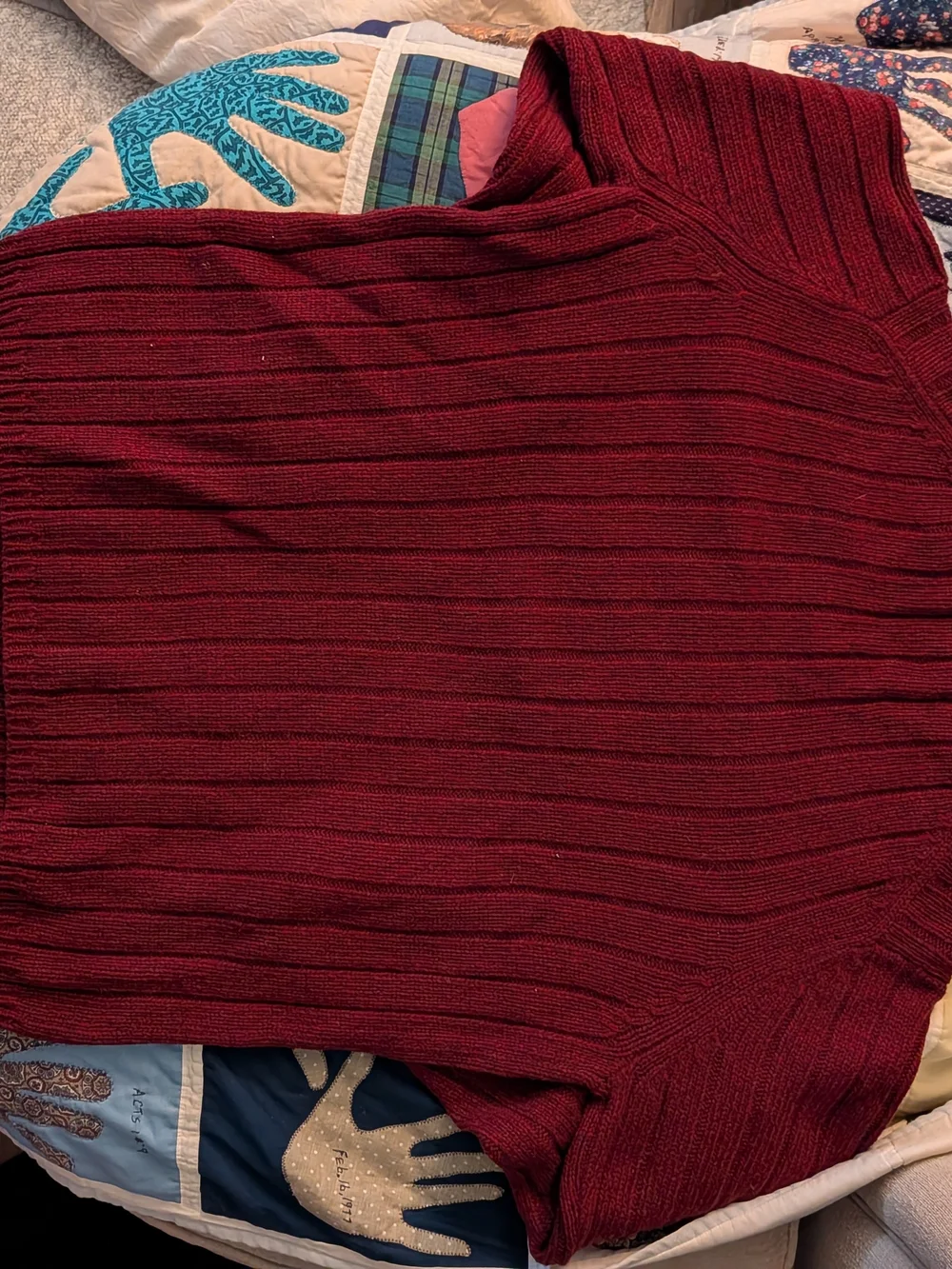 G.H. Bass & Co. Men's V-Neck Ribbed Sweater - Wine